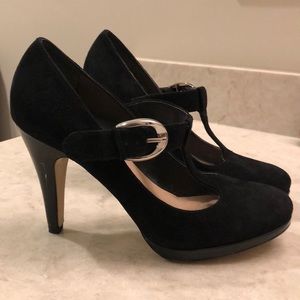 Black suede Franco Sarto pumps